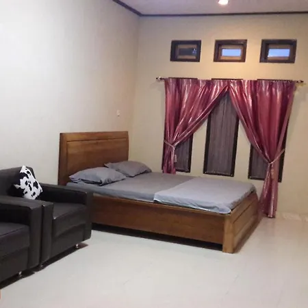 G-Rima Home Stay Labuan Bajo Exterior photo