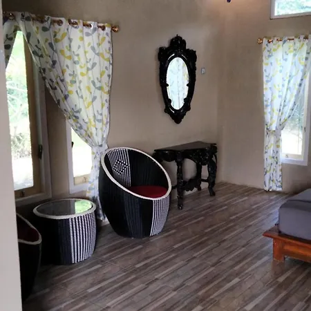 G-Rima Home Stay Labuan Bajo Room photo